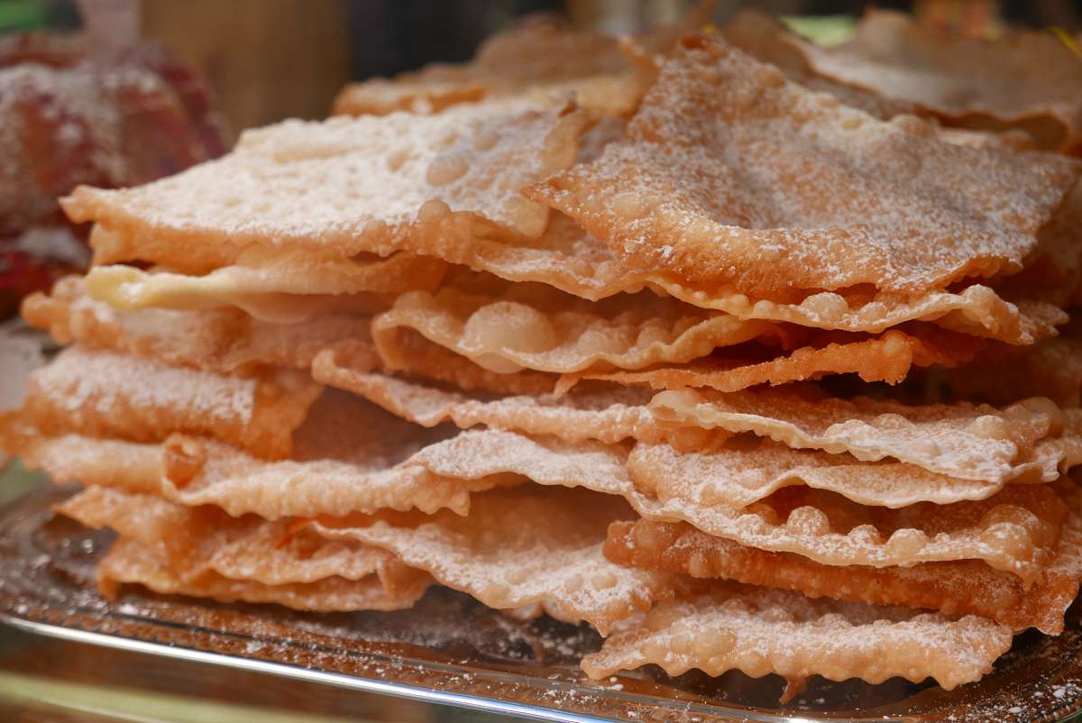 Bugnes craquantes © Sébastien Hovaguimian / 1567613260 - Shutterstock